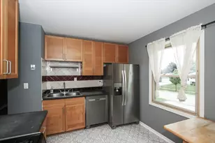 883 Hastings Ln, Hanover Park, IL 60133 - Photo 8