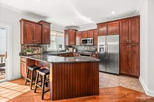 926 Shandrew Dr, Naperville, IL 60540 - Photo 6