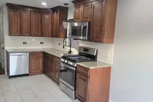 11134 S Sawyer Ave, Chicago, IL 60655 - Photo 2