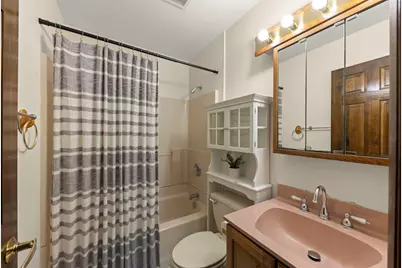 2S640 Continental Drive, Warrenville, IL 60555 - Photo 10