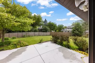 2S640 Continental Dr, Warrenville, IL 60555 - Photo 16
