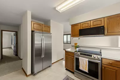 2S640 Continental Drive, Warrenville, IL 60555 - Photo 8