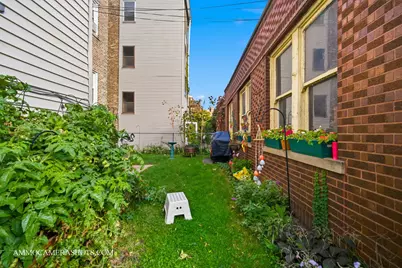 2045 W Farragut Avenue #3, Chicago, IL 60625 - Photo 12