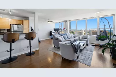 655 W Irving Park Road #2704, Chicago, IL 60613 - Photo 2