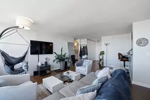 655 W Irving Park Rd, Chicago, IL 60613 - Photo 6