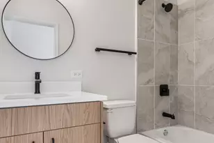 805 N Milwaukee Ave, Chicago, IL 60642 - Photo 16