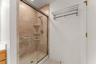825 Braeman Ct, Libertyville, IL 60048 - Photo 22