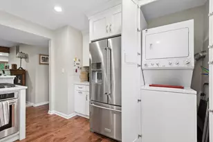 202 Kenston Ct, Geneva, IL 60134 - Photo 10
