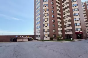 7337 S South Shore Dr, Chicago, IL 60649 - Photo 2