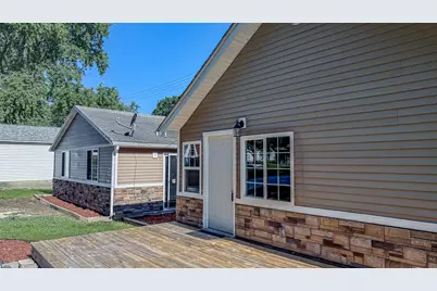 404 W Columbia Avenue, Champaign, IL 61820 - Photo 2
