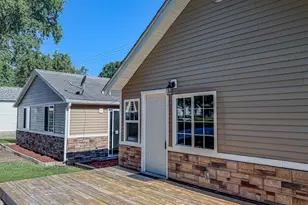 404 W Columbia Ave, Champaign, IL 61820 - Photo 2