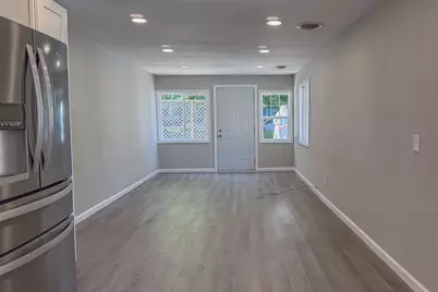 404 W Columbia Avenue, Champaign, IL 61820 - Photo 6