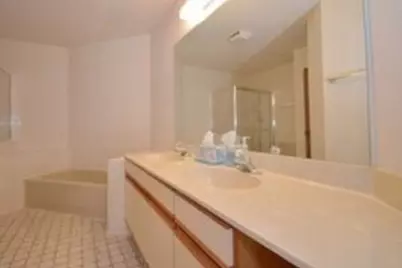 1249 S Wellington Court S #1249, Buffalo Grove, IL 60089 - Photo 8