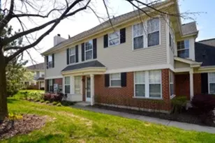 1249 S Wellington Ct S, Buffalo Grove, IL 60089 - Photo 1