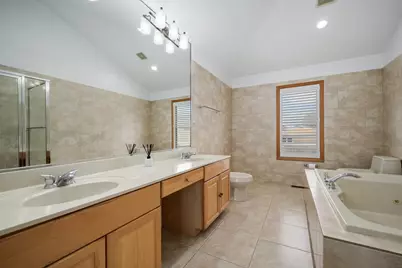 8938 Keeler Avenue, Skokie, IL 60076 - Photo 18