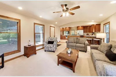 2006 N Elizabeth Drive, Arlington Heights, IL 60004 - Photo 16