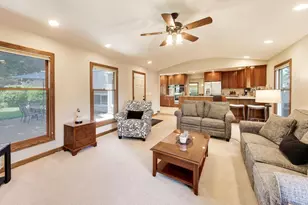 2006 N Elizabeth Dr, Arlington Heights, IL 60004 - Photo 12