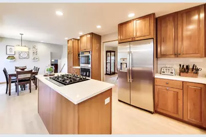 2006 N Elizabeth Drive, Arlington Heights, IL 60004 - Photo 14