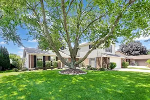 2006 N Elizabeth Dr, Arlington Heights, IL 60004 - Photo 6