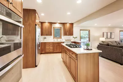2006 N Elizabeth Drive, Arlington Heights, IL 60004 - Photo 12