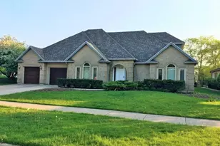 4355 Pine Lake Dr, Naperville, IL 60564 - Photo 2