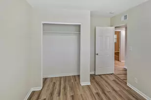 991 Tollview Ave, Aurora, IL 60505 - Photo 8
