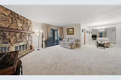 2340 E Old Hicks Road N #1, Palatine, IL 60074 - Photo 4