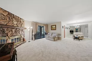 2340 E Old Hicks Road N, Palatine, IL 60074 - Photo 4