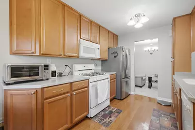 2340 E Old Hicks Road N #1, Palatine, IL 60074 - Photo 8