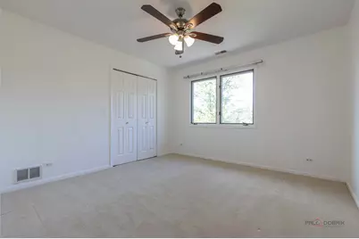 810 Edgemere Road, Buffalo Grove, IL 60089 - Photo 24