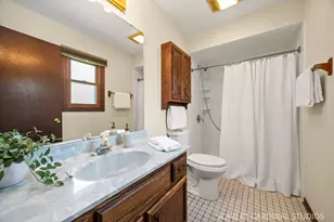 20W481 Cobb Dr, Downers Grove, IL 60516 - Photo 16