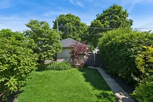 6660 Albion Ave, Niles, IL 60714 - Photo 2