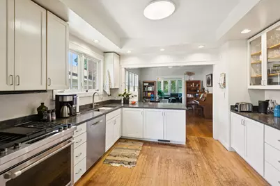 5752 N Sacramento Avenue, Chicago, IL 60659 - Photo 10