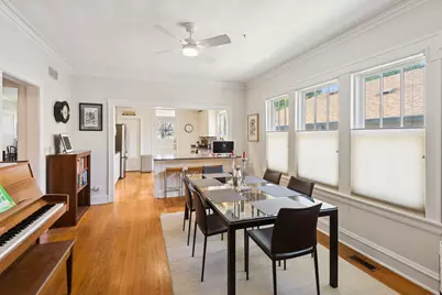 5752 N Sacramento Avenue, Chicago, IL 60659 - Photo 8