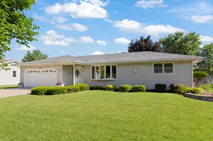 760 Bon Terre Rd, New Lenox, IL 60451 - Photo 2