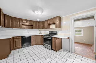 336 W Menomonie St, Belvidere, IL 61008 - Photo 4