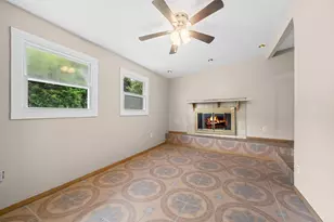 336 W Menomonie St, Belvidere, IL 61008 - Photo 2