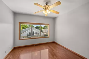 272 Park Ridge Ln, Aurora, IL 60504 - Photo 20