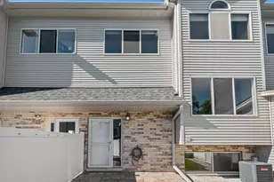 272 Park Ridge Ln, Aurora, IL 60504 - Photo 2