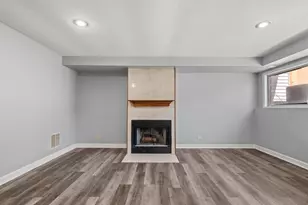 272 Park Ridge Ln, Aurora, IL 60504 - Photo 22