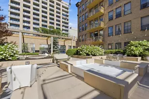 1910 S Indiana Ave, Chicago, IL 60616 - Photo 16