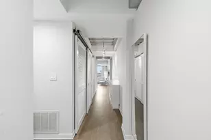 1910 S Indiana Ave, Chicago, IL 60616 - Photo 2