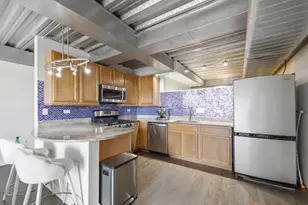 1910 S Indiana Ave, Chicago, IL 60616 - Photo 8