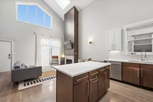 1529 W Montana St, Chicago, IL 60614 - Photo 10