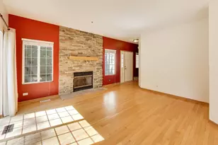 523 Fox Ridge Dr, Fox Lake, IL 60020 - Photo 6