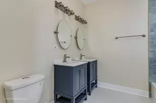 437 E 48th St, Chicago, IL 60615 - Photo 18