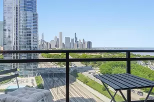 233 E 13th St, Chicago, IL 60605 - Photo 14