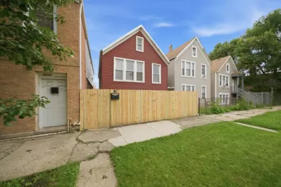 2642 S Sacramento Avenue, Chicago, IL 60623 - Photo 2