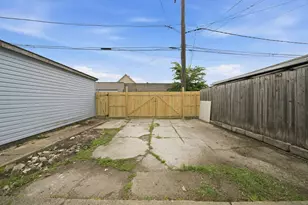 2642 S Sacramento Ave, Chicago, IL 60623 - Photo 32