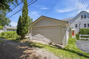 7314 N Crawford Ave, Lincolnwood, IL 60712 - Photo 14